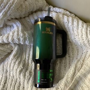 NWT Stanley 40 oz Wicked Quencher H2.0 FlowState tumbler - Elphaba green